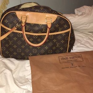 Louis Vuitton shoulder bag